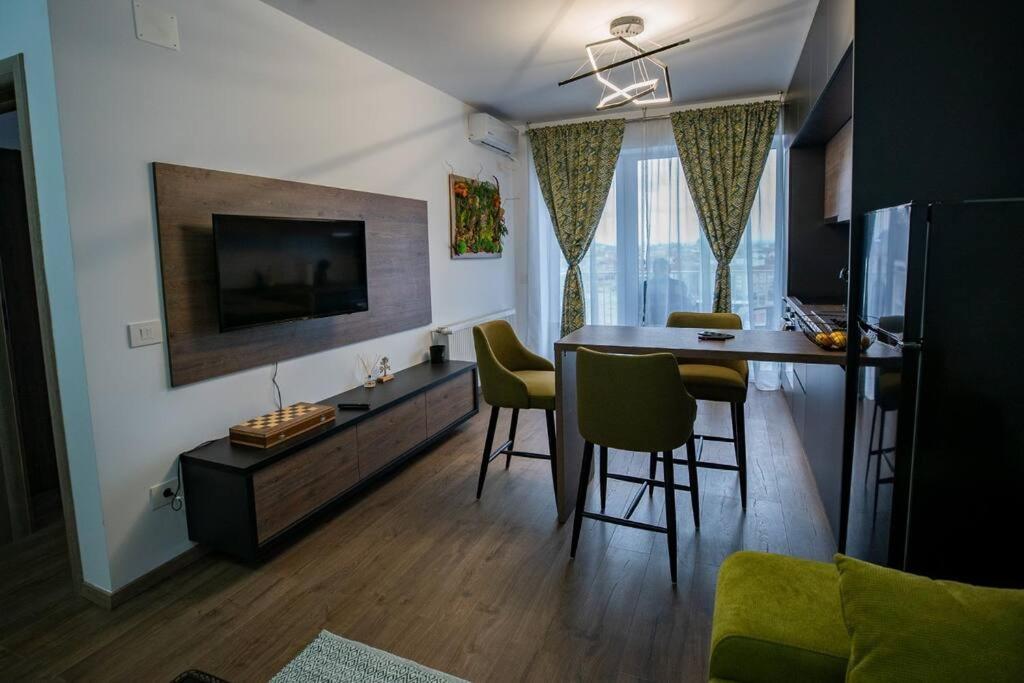 Sunrise Apartment Oradea Bagian luar foto